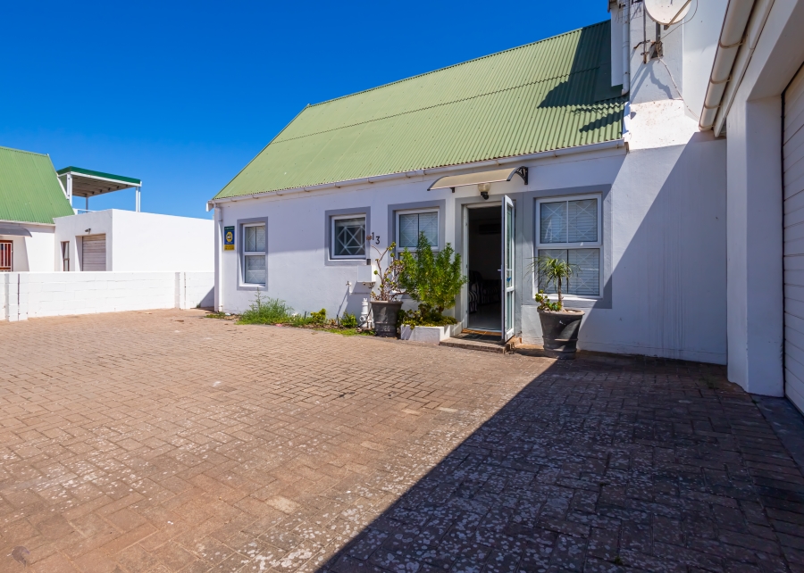 5 Bedroom Property for Sale in Skiathos Western Cape